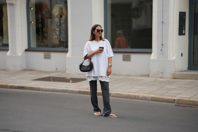 Sang chảnh với dép xỏ ngón, từ layering tinh tế đến bộ suit tối giản.. - Ảnh 1.