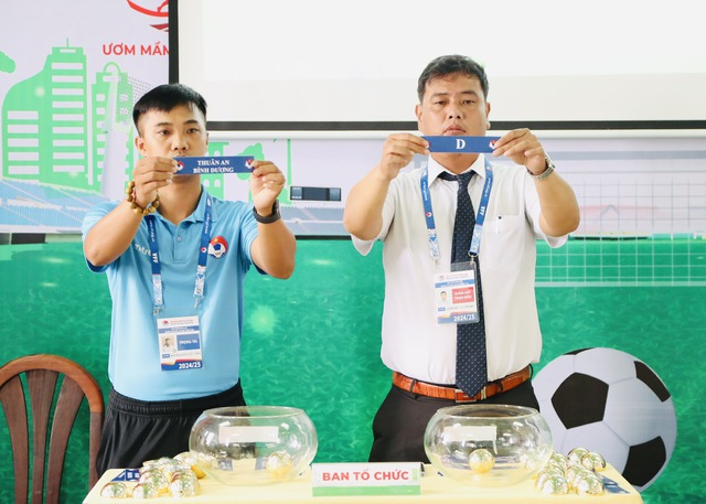 Giải bóng đá U.9 toàn quốc Toyota Cup 2025: Xuất hiện bảng đấu 'tử thần'
- Ảnh 2. Giải bóng đá U.9 toàn quốc Toyota Cup 2025: Xuất hiện bảng đấu 'tử thần'
- Ảnh 2.