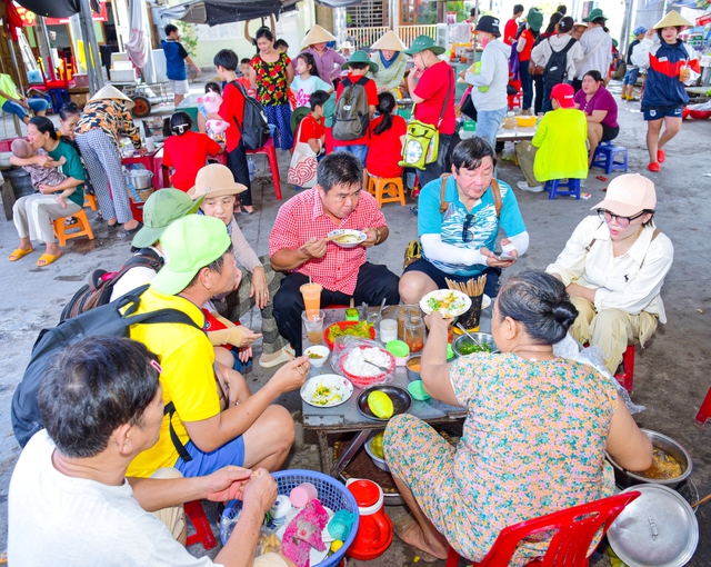 Những ngôi làng tuyệt đẹp ven biển: 'Ốc đảo' Hà Liên- Ảnh 9.