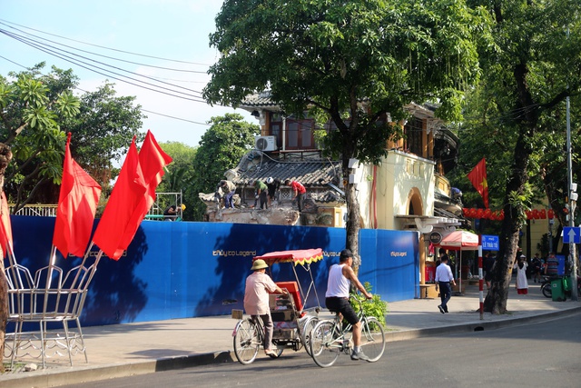 Phá dỡ một phần nhà hàng Thủy Tạ cạnh hồ Hoàn Kiếm- Ảnh 1.