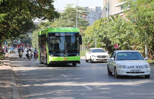 Bổ sung 18 tuyến xe buýt phục vụ tham quan triển lãm thành tựu 80 năm - Ảnh 1.