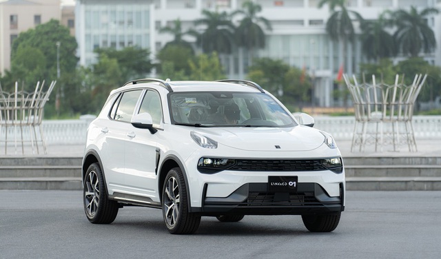 Xe Trung Quốc Lynk & Co 01 thêm bản ‘base’, đắt hơn Mazda CX-5 gần 200 triệu - Ảnh 1.