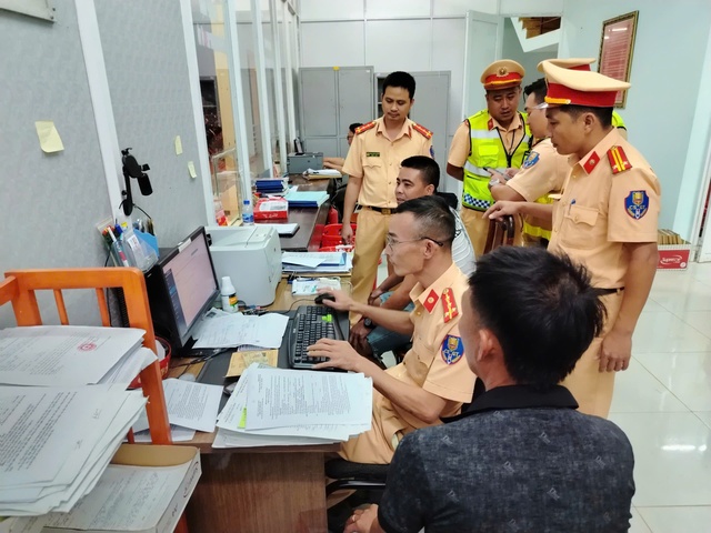 'Dính' nhiều lỗi, tài xế và chủ xe khách ở Đắk Lắk bị xử phạt hơn 234 triệu đồng- Ảnh 1.
