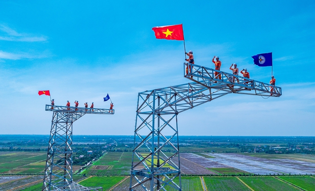 Nâng cao hiệu quả lãnh đạo để tăng tốc đầu tư dự án truyền tải điện - Ảnh 2.