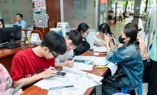 Nhiều trường số nguyện vọng xét tuyển tăng 100% - Ảnh 1.