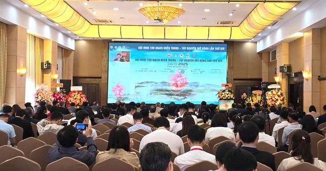 Chủ tịch Hội Tim mạch Việt Nam chia sẻ cách tránh đột quỵ và đột tử- Ảnh 2. Chủ tịch Hội Tim mạch Việt Nam chia sẻ cách tránh đột quỵ và đột tử- Ảnh 2.