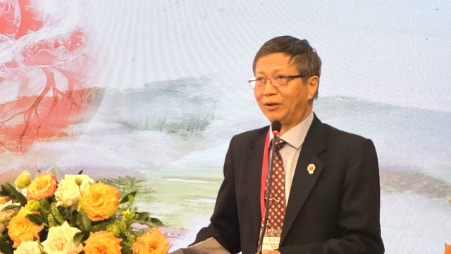 Chủ tịch Hội Tim mạch Việt Nam chia sẻ cách tránh đột quỵ và đột tử- Ảnh 1. Chủ tịch Hội Tim mạch Việt Nam chia sẻ cách tránh đột quỵ và đột tử- Ảnh 1.