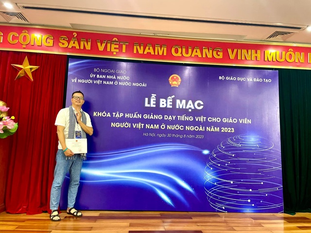 Giữ gìn tiếng Việt từ ông Đặng Xuân Lộc: Người giữ hồn văn hóa Việt tại Romania - Ảnh 1.