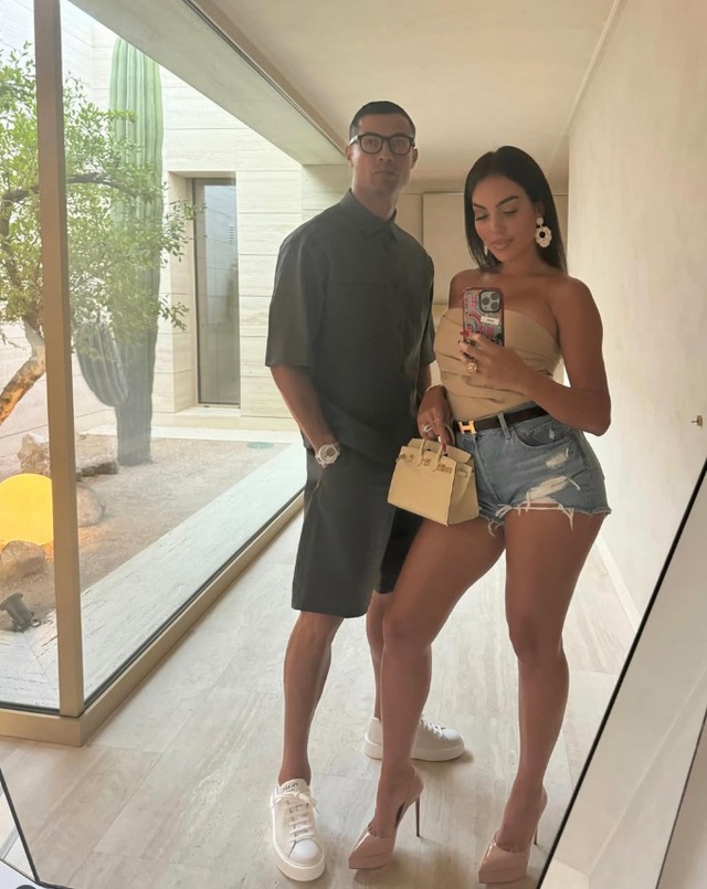 Ronaldo cầu h&ocirc;n Georgina bằng nhẫn kim cương &lsquo;khổng lồ&rsquo;, chương mới cho chuyện t&igrave;nh 10 năm- Ảnh 3.