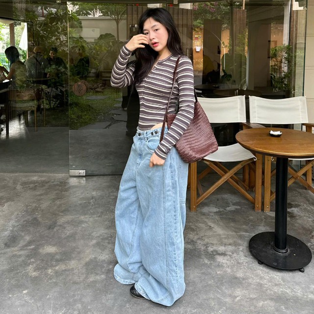 Cách phối quần jeans ống rộng trẻ trung và cá tính - Ảnh 8.