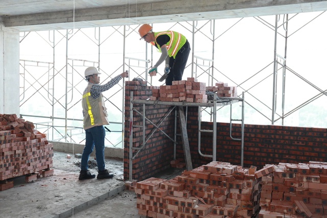 Ch&iacute;nh thức cất n&oacute;c t&ograve;a căn hộ đầu ti&ecirc;n dự &aacute;n Hanoi Melody Residences - Ảnh 3.