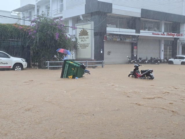 Sạt lở taluy tại P . Xuân Trường - Đà Lạt khiến 1 người chết , 1 người mất tích - Ảnh 4.