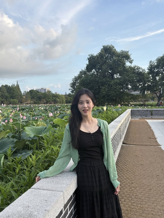 Lên đồ nhỏ xinh với cardigan cho những ngày chớm thu - Ảnh 1.