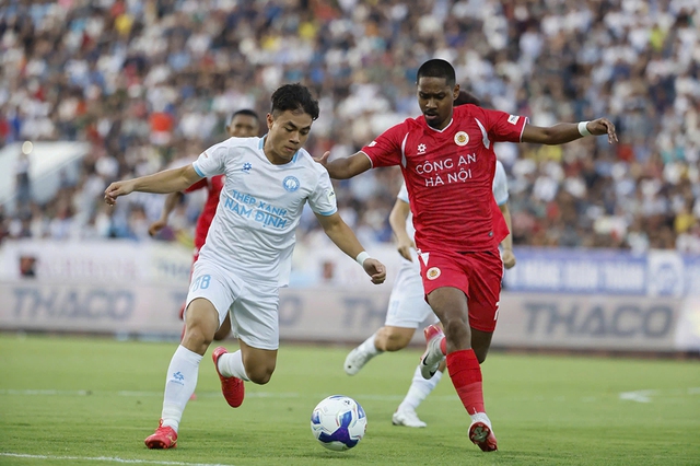 V-League nóng ‘bỏng tay’ ở cả hai cực- Ảnh 2.
