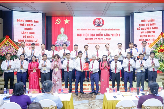 Giữ vững ngọn lửa lý tưởng, lan tỏa tinh thần cống hiến- Ảnh 2.