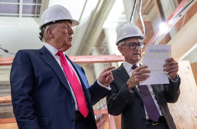 Tổng thống Trump đang cân nhắc kiện Chủ tịch Fed- Ảnh 1.