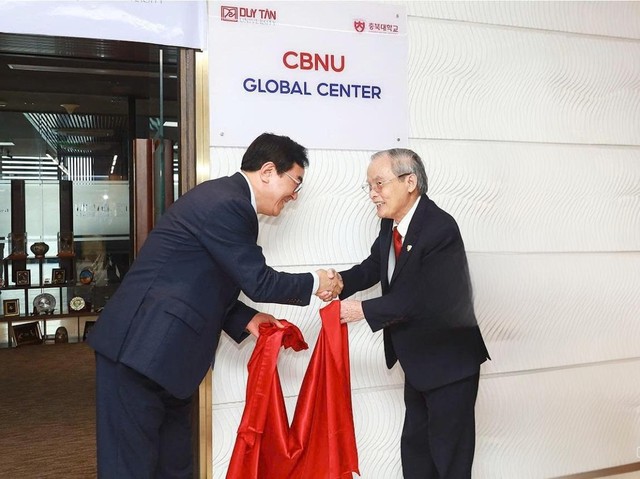 ĐH Duy Tân và ĐH Quốc gia Chungbuk hợp tác về AI, Bán dẫn và Công nghệ - Ảnh 4. ĐH Duy Tân và ĐH Quốc gia Chungbuk hợp tác về AI, Bán dẫn và Công nghệ - Ảnh 4.