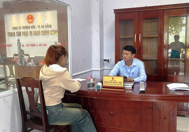 Mô hình mới ở TP.Đà Nẵng: Bố trí 2 sinh viên/phường, xã hỗ trợ ứng dụng CNTT- Ảnh 1. Mô hình mới ở TP.Đà Nẵng: Bố trí 2 sinh viên/phường, xã hỗ trợ ứng dụng CNTT- Ảnh 1.