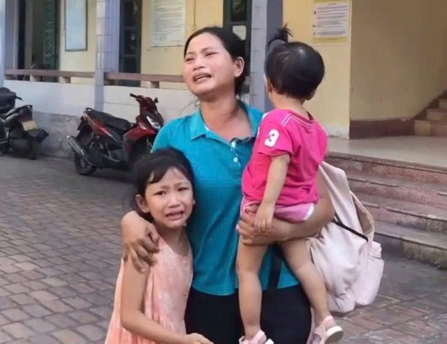 Người lĩnh án 6 năm tù vì 10 con gà lôi trắng bật khóc khi về nhà- Ảnh 4. Người lĩnh án 6 năm tù vì 10 con gà lôi trắng bật khóc khi về nhà- Ảnh 4.