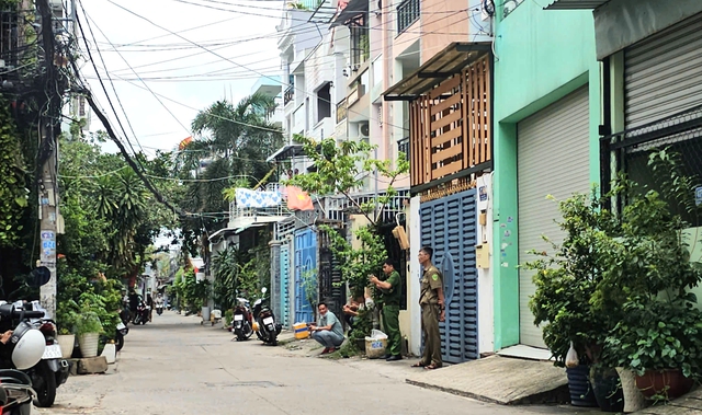 Điều tra vụ người phụ nữ tử vong trong căn nhà 3 lầu - Ảnh 1.