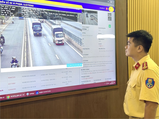 Cục CSGT nói lý do phạt nguội xe cấp cứu chạy làn khẩn cấp trên cao tốc - Ảnh 3.