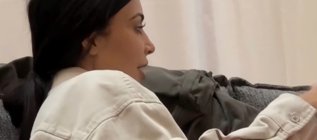 Những thước phim gây sốc về cuộc hôn nhân giữa Kim Kardashian và Kanye West - Ảnh 1.