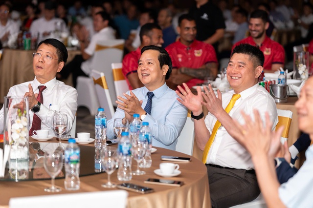 Lộ diện nữ Chủ tịch CLB Ninh Bình, mục tiêu tốp 3 V-League cùng dàn nhân sự ‘sang xịn mịn’- Ảnh 2.