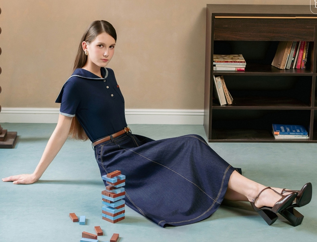 Chân váy denim, lựa chọn thông minh cho tiết trời đầu thu- Ảnh 8.