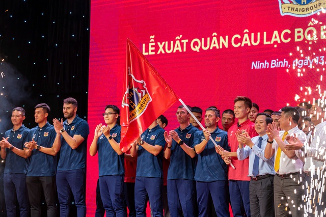 Lộ diện nữ Chủ tịch CLB Ninh Bình, mục tiêu tốp 3 V-League cùng dàn nhân sự ‘sang xịn mịn’- Ảnh 5.