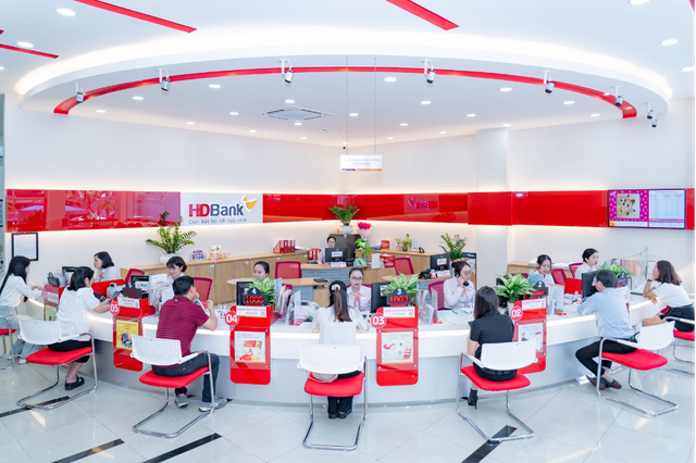 HDBank lấy ý kiến cổ đông bằng văn bản về chuyển trụ sở, nới room ngoại - Ảnh 1.