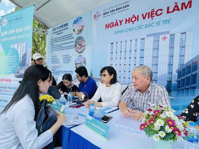 Cơ hội cho bác sĩ trẻ cả nước làm việc tại bệnh viện hàng đầu ở TP.HCM- Ảnh 1. Cơ hội cho bác sĩ trẻ cả nước làm việc tại bệnh viện hàng đầu ở TP.HCM- Ảnh 1.