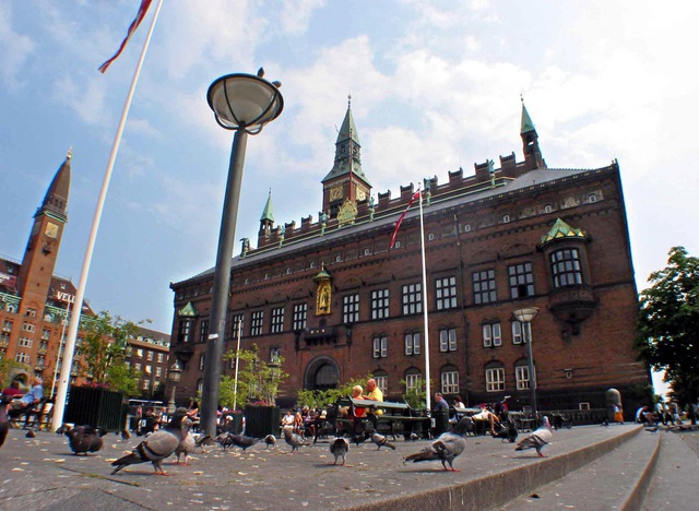 Copenhagen sẽ phải trả lại tiền phí đám cưới cho 12.000 cặp đôi nước ngoài? - Ảnh 1.