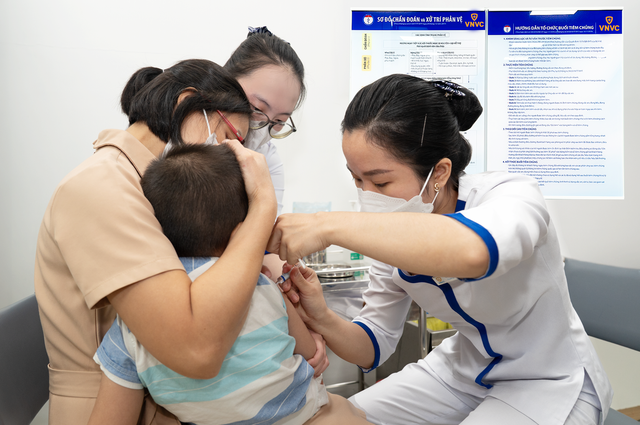 VNVC ra mắt vắc xin phòng não mô cầu cho trẻ từ 6 tuần tuổi - Ảnh 2.