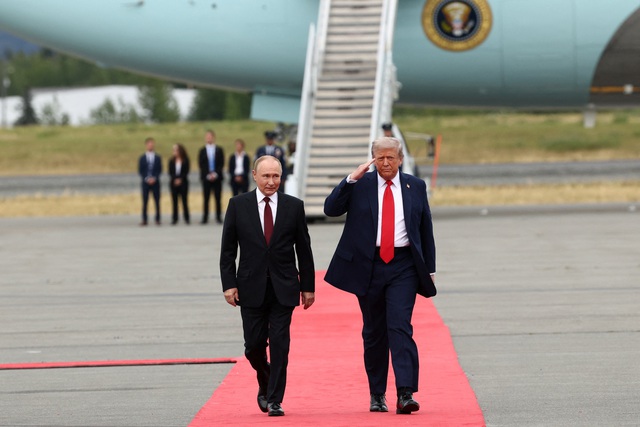 Hai Tổng thống Trump - Putin bắt đầu họp thượng đỉnh - Ảnh 2.