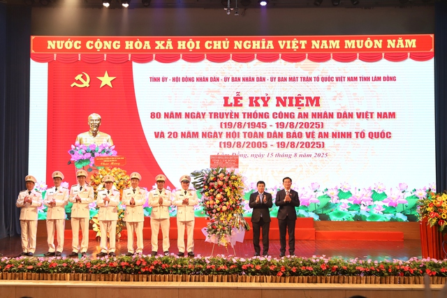 Lâm Đồng: Nhiều tập thể, cá nhân nhận bằng khen- Ảnh 2.