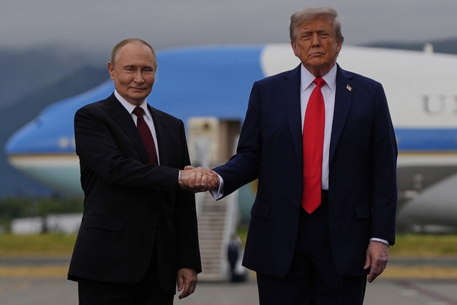 Hai Tổng thống Trump - Putin bắt đầu họp thượng đỉnh - Ảnh 3.