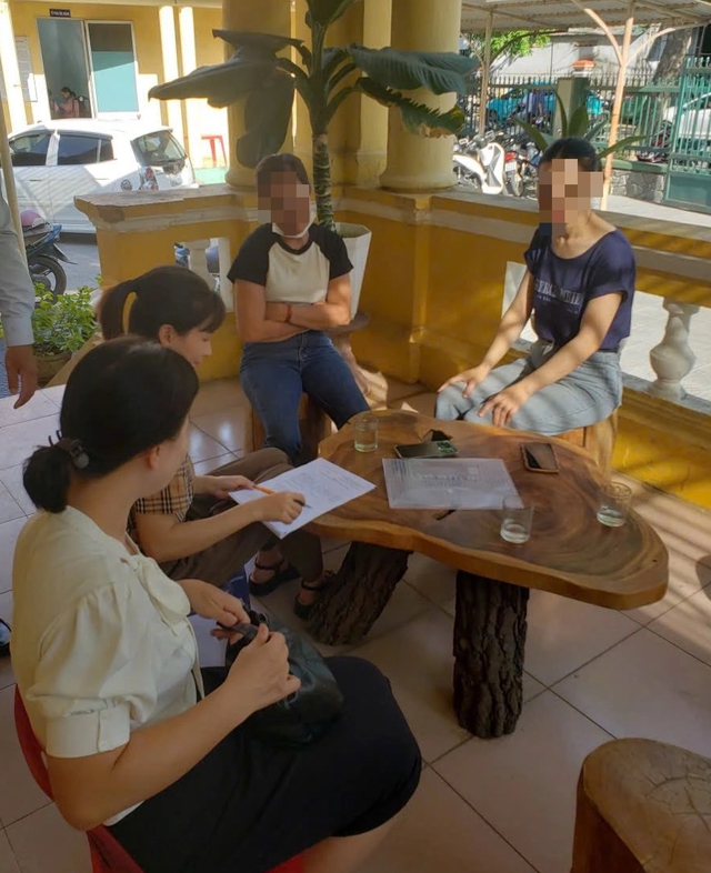 Vụ quán vỉa hè rửa tô 'thần tốc' khiến dân mạng rùng mình: Lập đoàn kiểm tra- Ảnh 1.