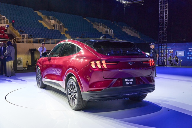 Ô tô điện Ford Mustang Mach-E gia nhập thị trường Việt Nam, giá 2,599 tỉ đồng- Ảnh 4.