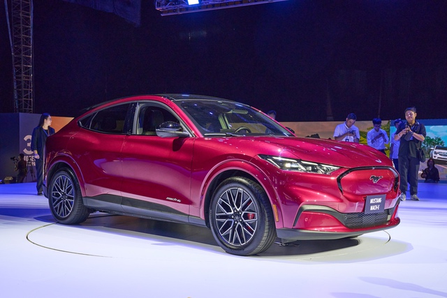 Ô tô điện Ford Mustang Mach-E gia nhập thị trường Việt Nam, giá 2,599 tỉ đồng- Ảnh 1.