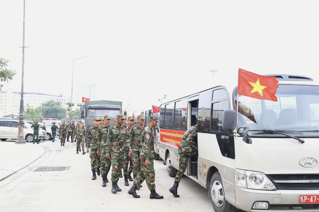 Đón đoàn Quân đội Hoàng gia Campuchia sang Việt Nam tham gia diễu binh Quốc khánh - Ảnh 2.
