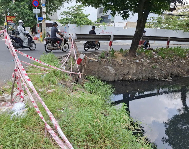 Bờ kè nguy hiểm- Ảnh 1.