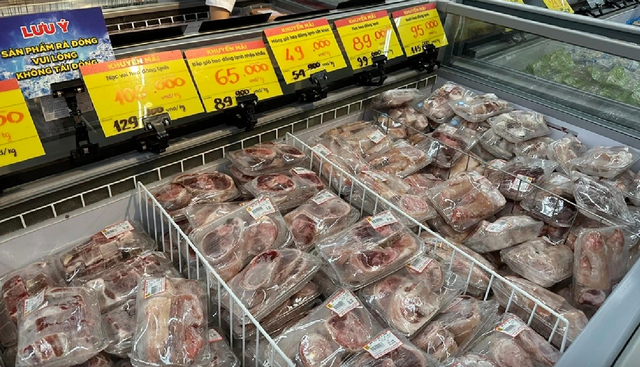 Giá heo hơi hôm nay 16.8.2025: Tiếp tục giảm, thịt nhập vượt 1 tỉ USD- Ảnh 1.