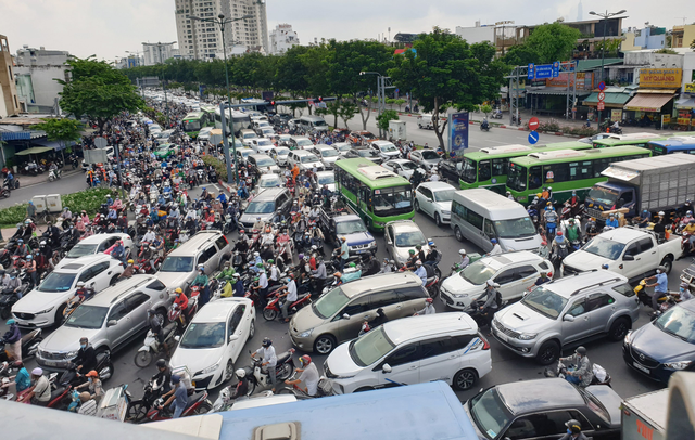 TP.HCM, Hà Nội kẹt xe top châu Á - Cần tìm giải pháp cho 'đường khó'? - Ảnh 1.