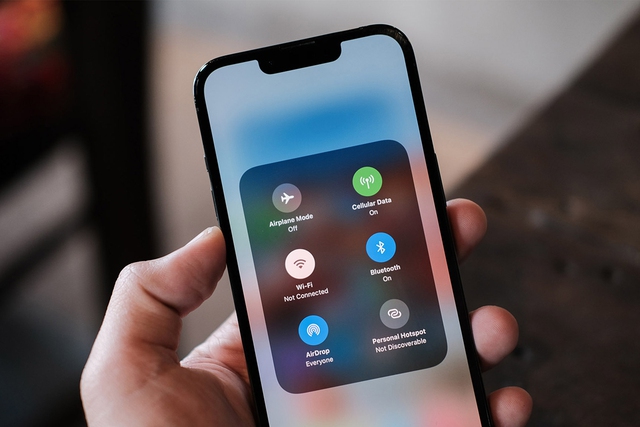 Những rủi ro tiềm ẩn khi bật Bluetooth trên iPhone liên tục - Ảnh 1.