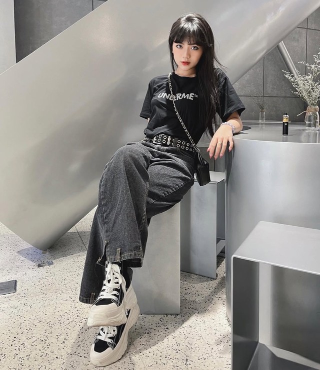 4 cách tăng cá tính với giày sneaker- Ảnh 1.