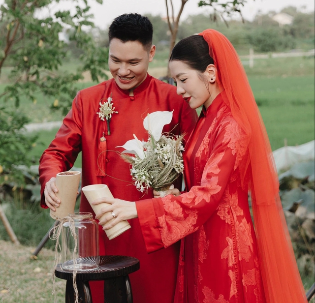 Độc lạ cặp đôi tổ chức đám cưới giữa đồng lúa, trang trí bằng đậu, ngô, khoai… - Ảnh 8.