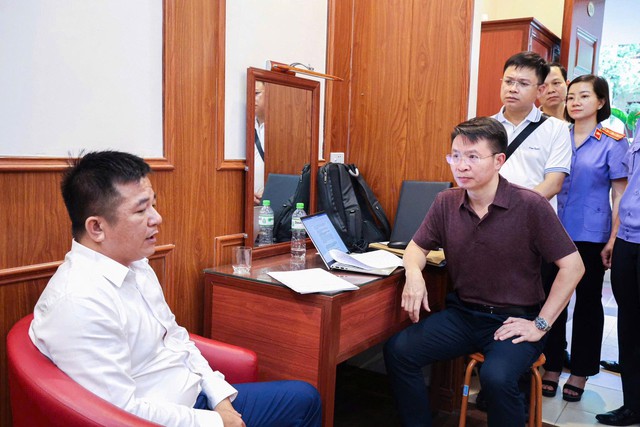 200 người đang say sưa hội thảo, công an ập vào phá 'ổ' đa cấp lừa đảo - Ảnh 2.