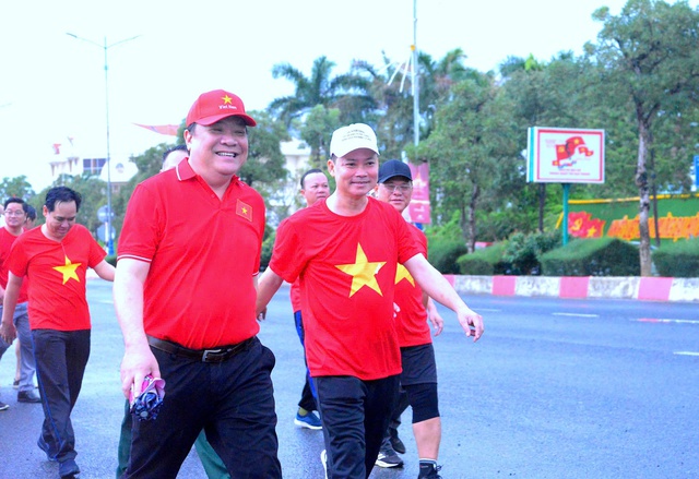 Hòa nhịp trong chương trình 'Cùng Việt Nam tiến bước' - Ảnh 6.