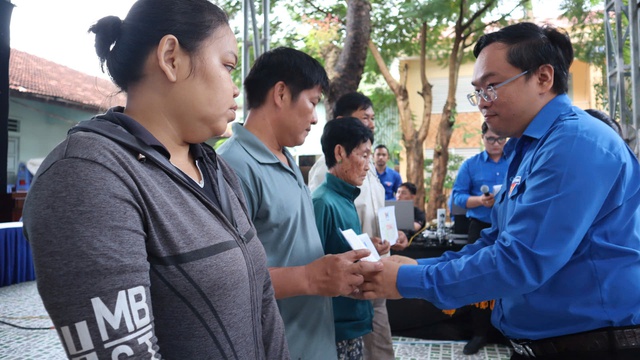 Xây dựng văn hóa giao thông với người trẻ- Ảnh 1. Xây dựng văn hóa giao thông với người trẻ- Ảnh 1.