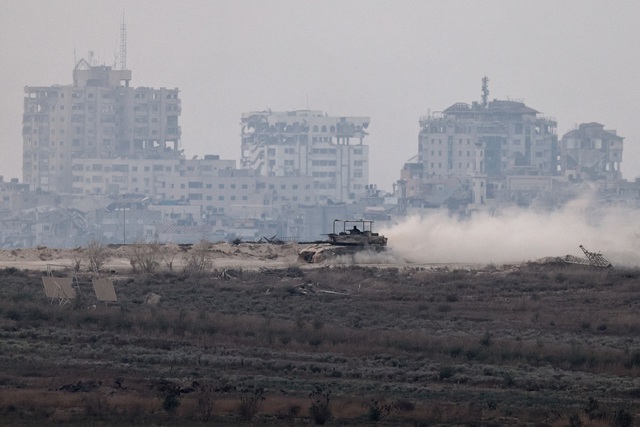 Israel tấn công Houthi, chuẩn bị sơ tán ở Gaza - Ảnh 1.